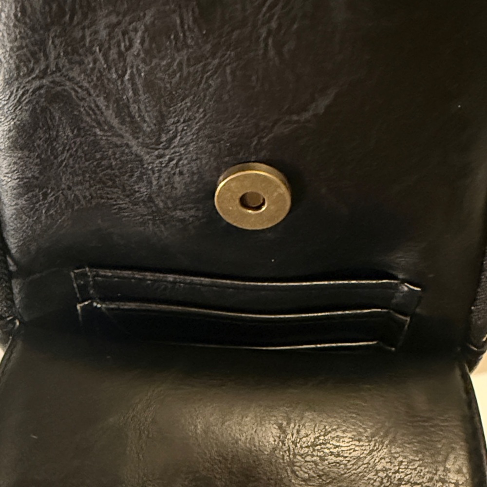 Cross body bag with vibrant native strap - Picture 9 of 15